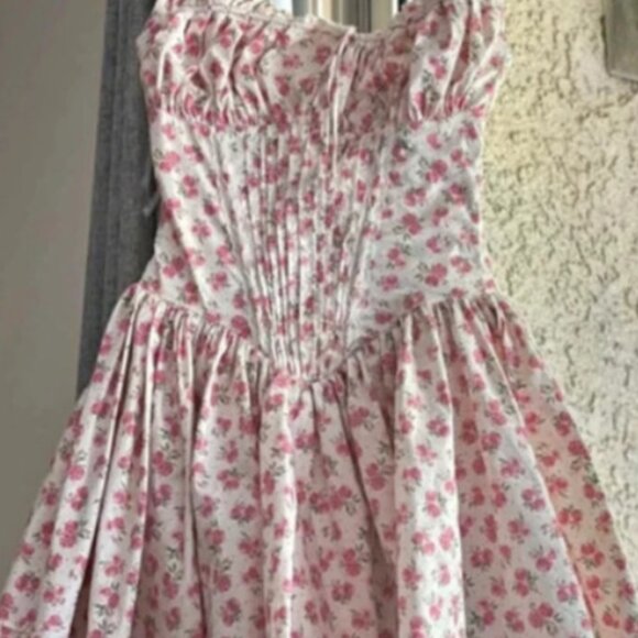Robe house of cb - Picture 1 of 5
